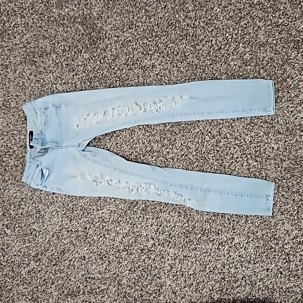 Ripped skinny jeans